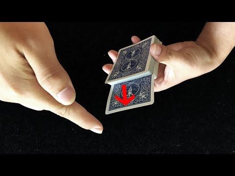 魔术教学：扑克牌能在中间自动升起来，没任何细线？机关在这里