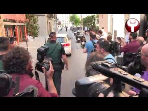 بالفيديو لحظة إعتقال رئيس برشلونة السابق ساندرو روسيل