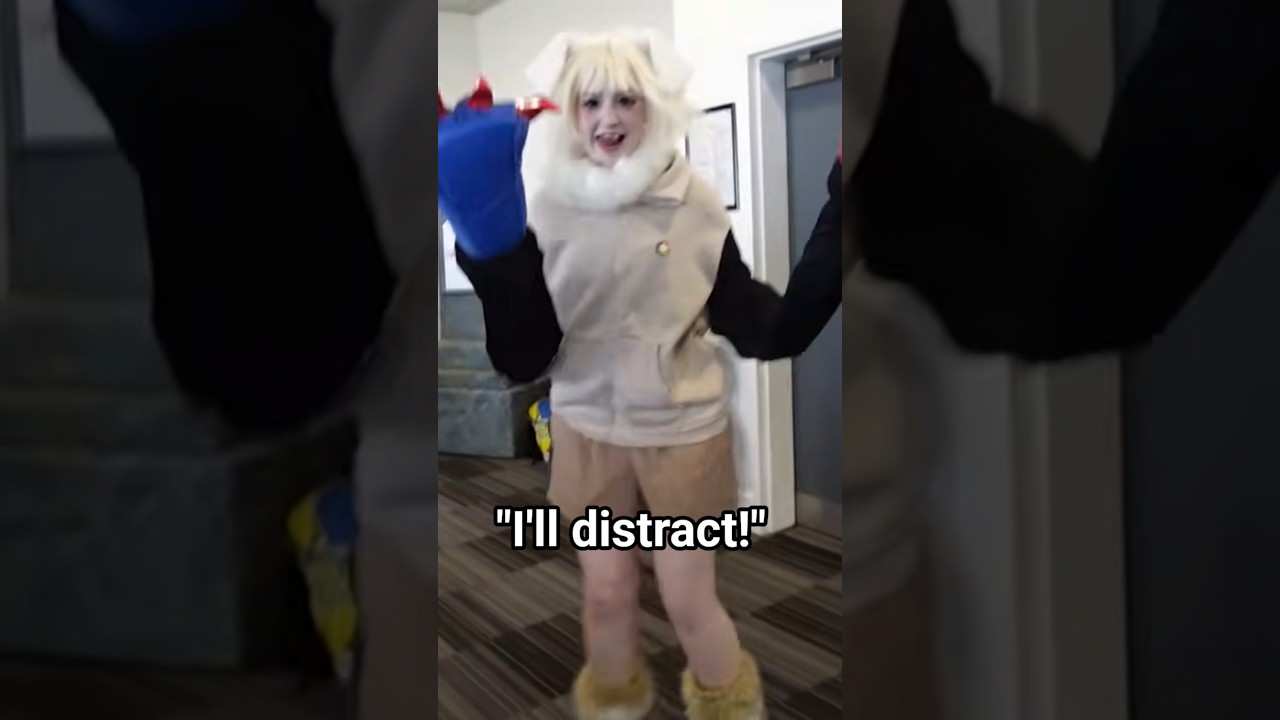 GOOB DISTRACTS ABSOLUTELY NOTHING (not clickbait) @cospaste #comiccon #roblox #dandysworld