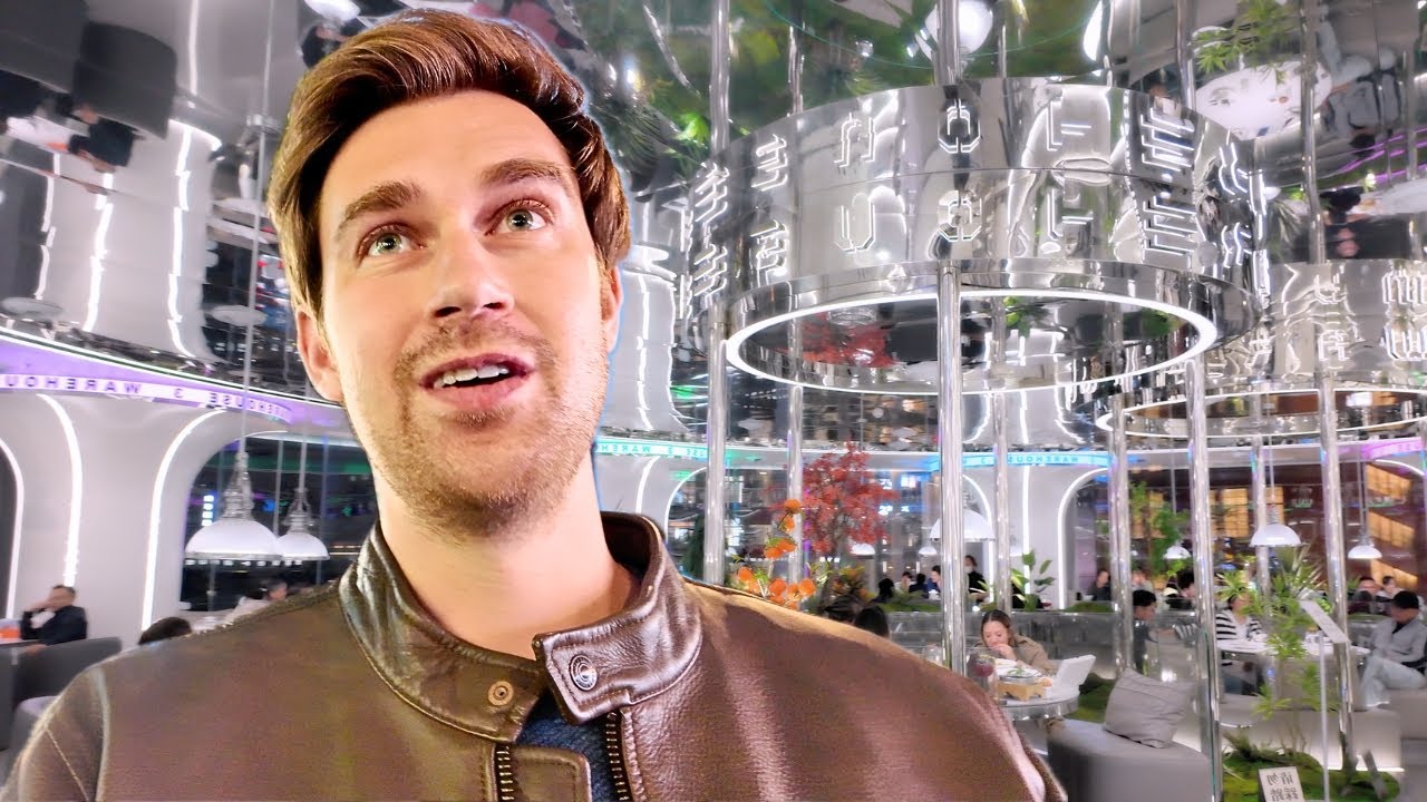 Я посетил самый футуристический ресторан Шанхая — стоит ли оно того?