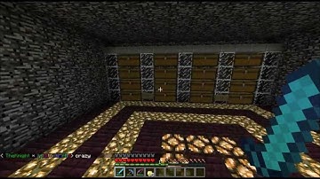 Minecraft: Raiding an Obsidian Skybase!