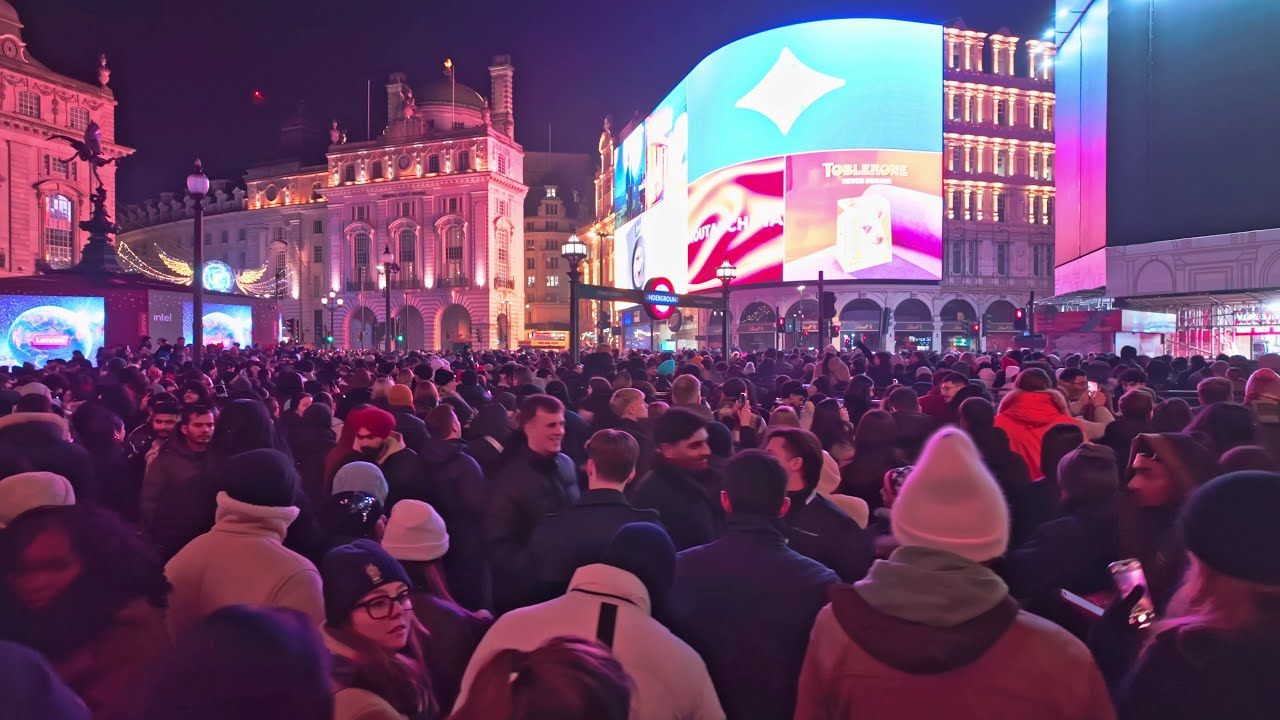London New Year’s Night Walk 2026 | From Old Year to New | 4K60