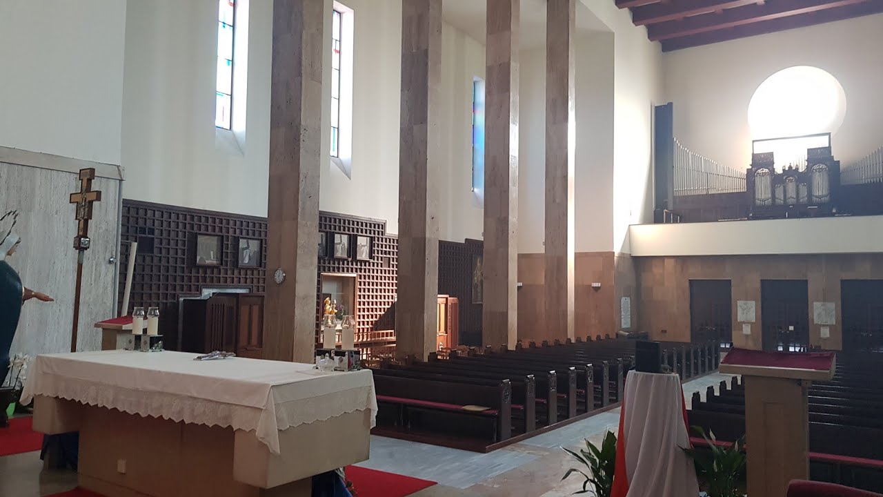 Crkva Sv. Antuna Sveti duh poziv na misu (10:30)