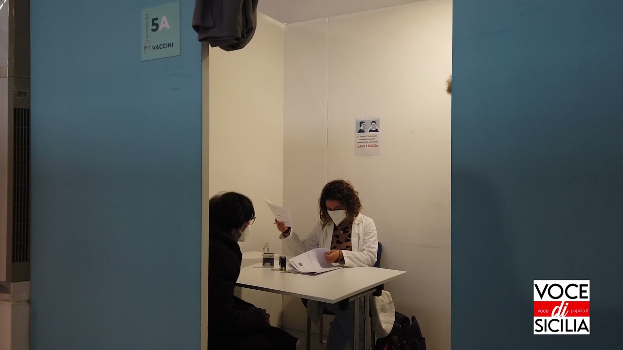 Vaccini: hub fiera Messina risalgono i numeri
