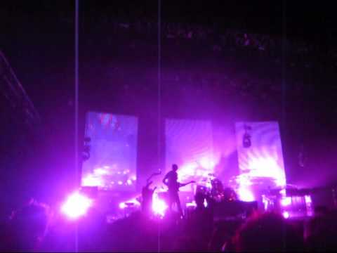 Muse - Plug in Baby (Live in Hong Kong)