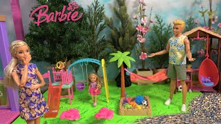 Barbie Expecting Baby Story in Barbie Dream House: Ken and Barbie Sister Chelsea Building Playground