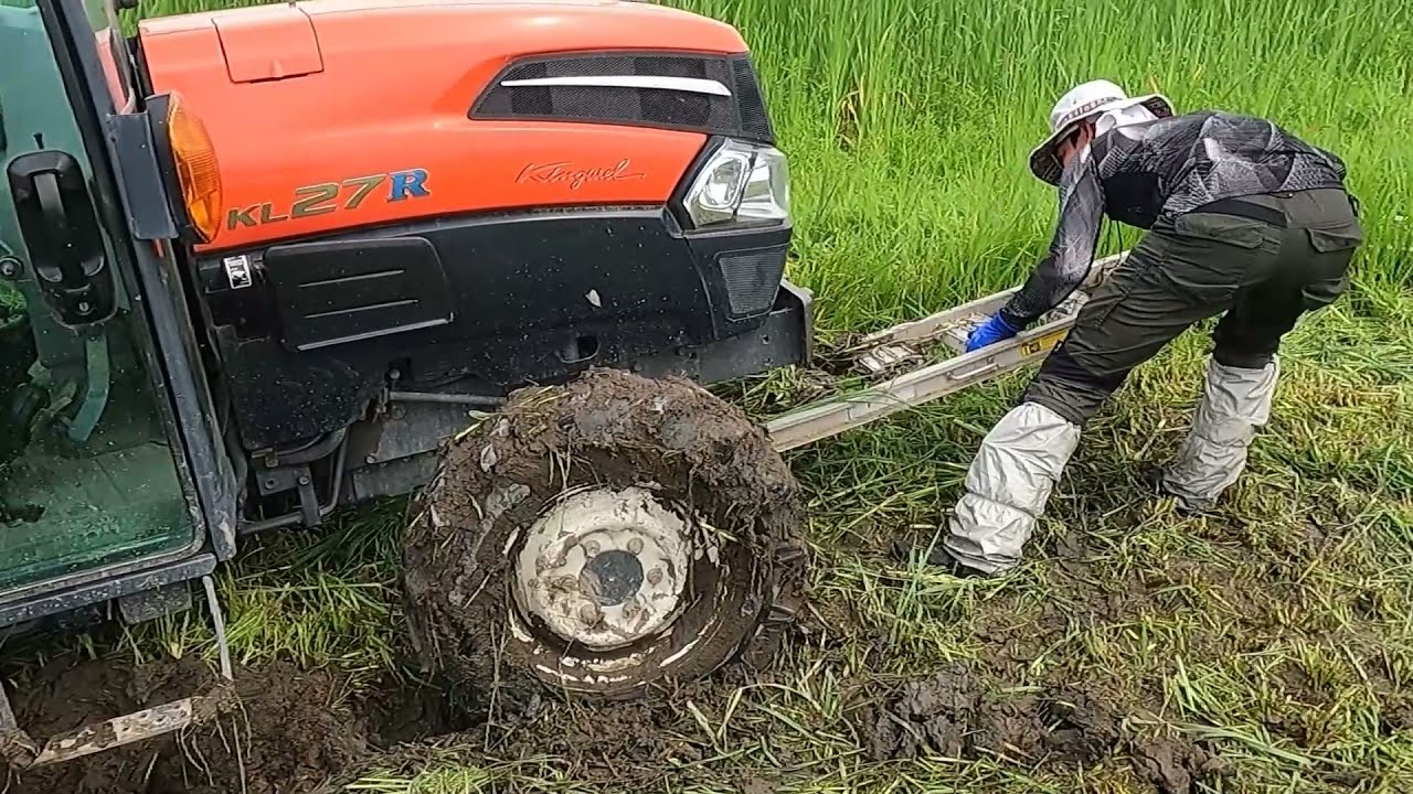 やっちまった！トラクター立ち往生【救出作戦】