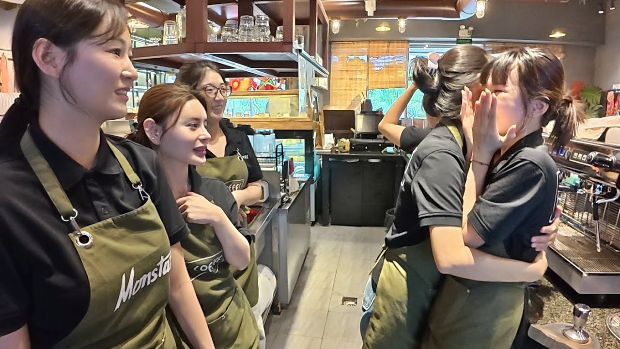 카페 알바생 히엔이 일을 그만뒀습니다... 잘가 고생했어