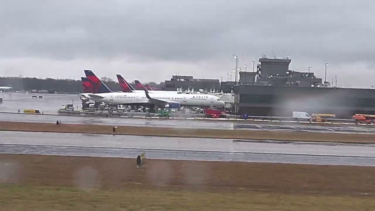 Delta Airlines Airbus A350-900 Takeoff from Atlanta [UHD] - January 27, 2024