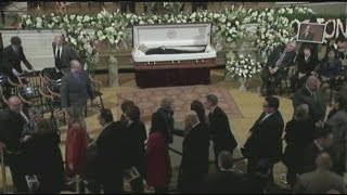 Thousands pay final respects to Menino in Boston