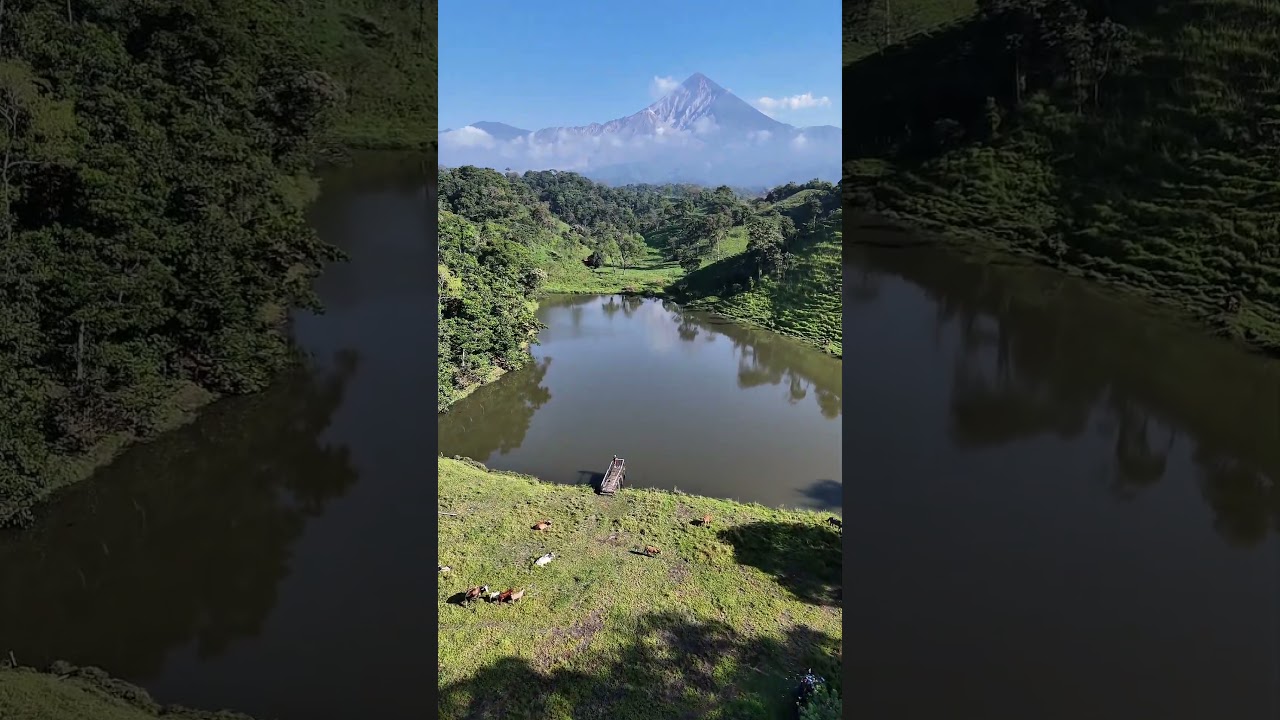 Laguna San Pedrito, vista hacia el volcan 