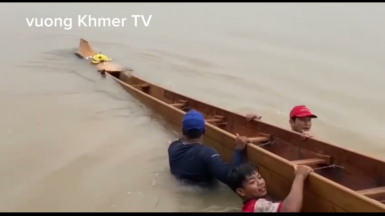 Lễ Hạ Thủy Ghe ngo độc mộc 2025 Gập Sự Cố 