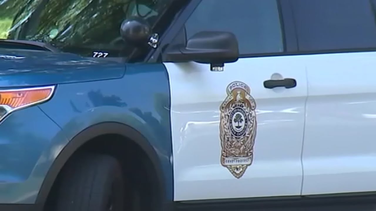 Man dies after being stabbed outside convenience store in downtown ...
