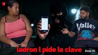 LADRÓN  LE QUITA EL TELÉFONO Y TAMBIÉN LE PIDE LA CLAVE, AHORA MIREN LO QUE HACEN CON EL TELÉFONO 