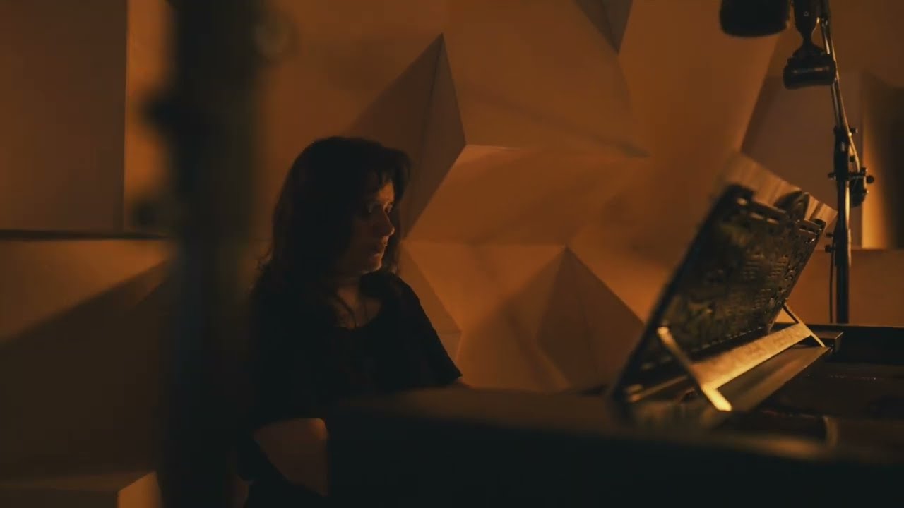 Bettiol recording a live session at Moon Music Studios