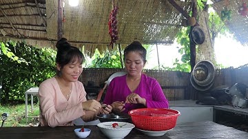 Bữa Cơm Của Con Và Mẹ Với Món Ốc Xào Sả Ớt Và Ốc Trộn Gỏi Bắp Chuối / Nhà Quê #120