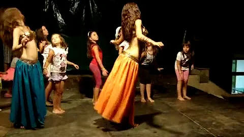 Belly dance lesson - duet Emira