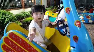 em bé đi chơi xe ngựa! lâu rồi con mới đc đi chơi ạ! screenshot 4
