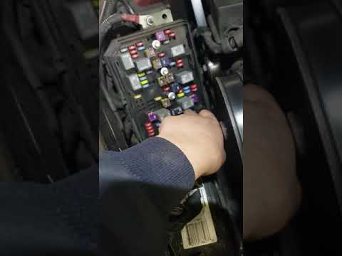 Видео: Защо моята Impala 2009 издава щракащ звук?