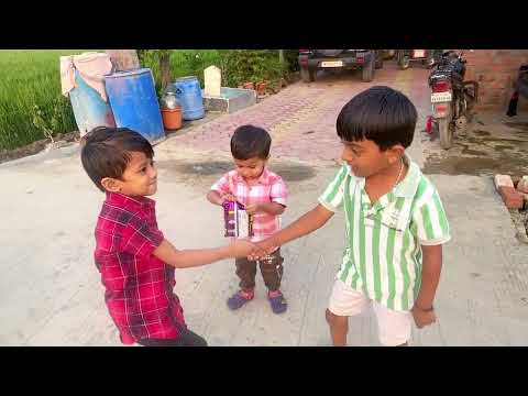 गावात निघताच माऊलीला मित्र भेटले 🫢