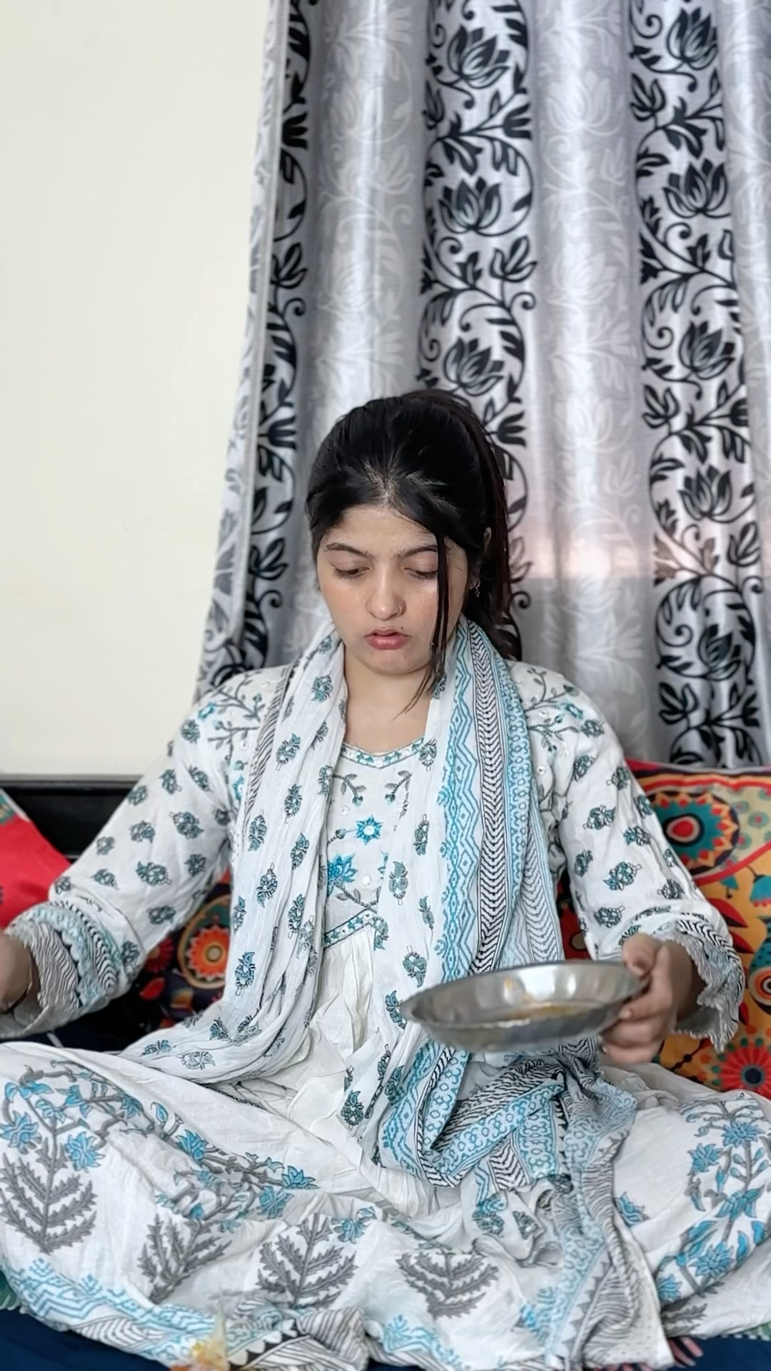 Bdi behan ko sabak shikhaya??|| sisters love || tiyaa Ningwal #trending #viral #foryou