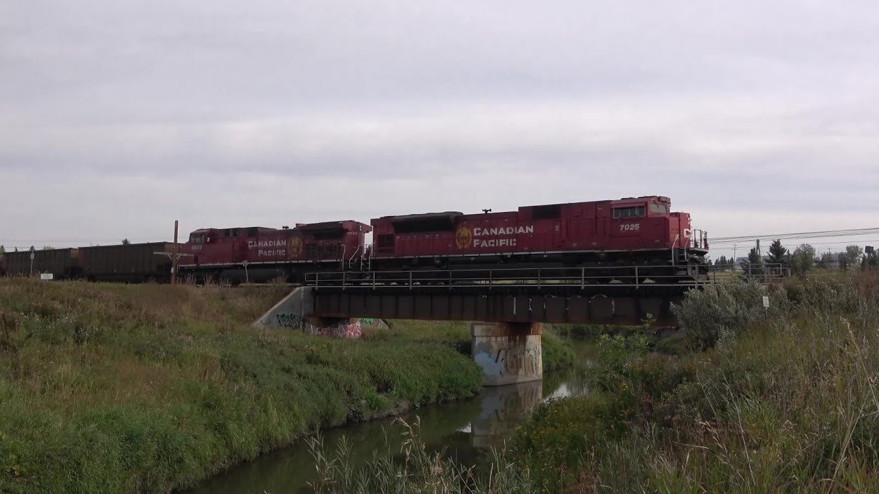 CP Rail Southbound Sulfur Loads