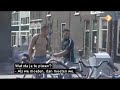 Mocro's boos op pissende man