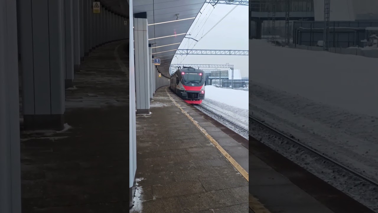 Эп2д - 0184 отъезжает от станции Петровско - Разумовская 