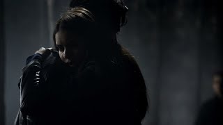 TVD 1x14 - Elena hugs Damon, Katherine wasn't in the tomb | Delena Scenes HD