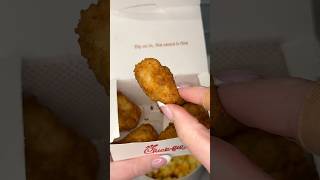 viral chick-fil-a mac and cheese hack 🧀🤤 #shorts #chickfila #fastfood #food #snacks #foodhacks viral chick-fil-a mac and cheese hack 🧀🤤 #shorts #chickfila #fastfood #food #snacks #foodhacks