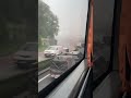 Viagem de ônibus com neblina na serra do mar movimento de carros Curitiba trânsito lento #shorts