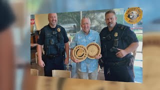 Phoenix police officers replace veteran's missing plaques