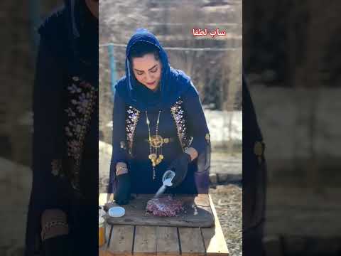 اش سنگه سیر یکی از انواع غذاهای مشهور کردی است اصالتا به شهر مهاباد بر می گردد  کورد