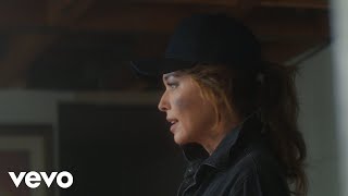 Watch Shania Twain Giddy Up video