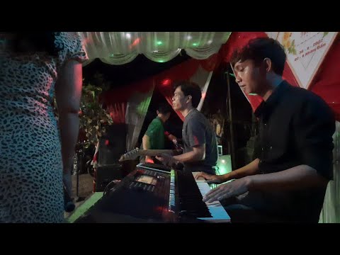 Vừa nhạc công vừa nhắc lời bài hát cho khách "Nhớ nhau hoài" ft "Gõ cửa trái tim" | Linh Phong Organ