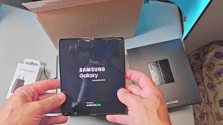 Unboxing Samsung Galaxy Z fold 5