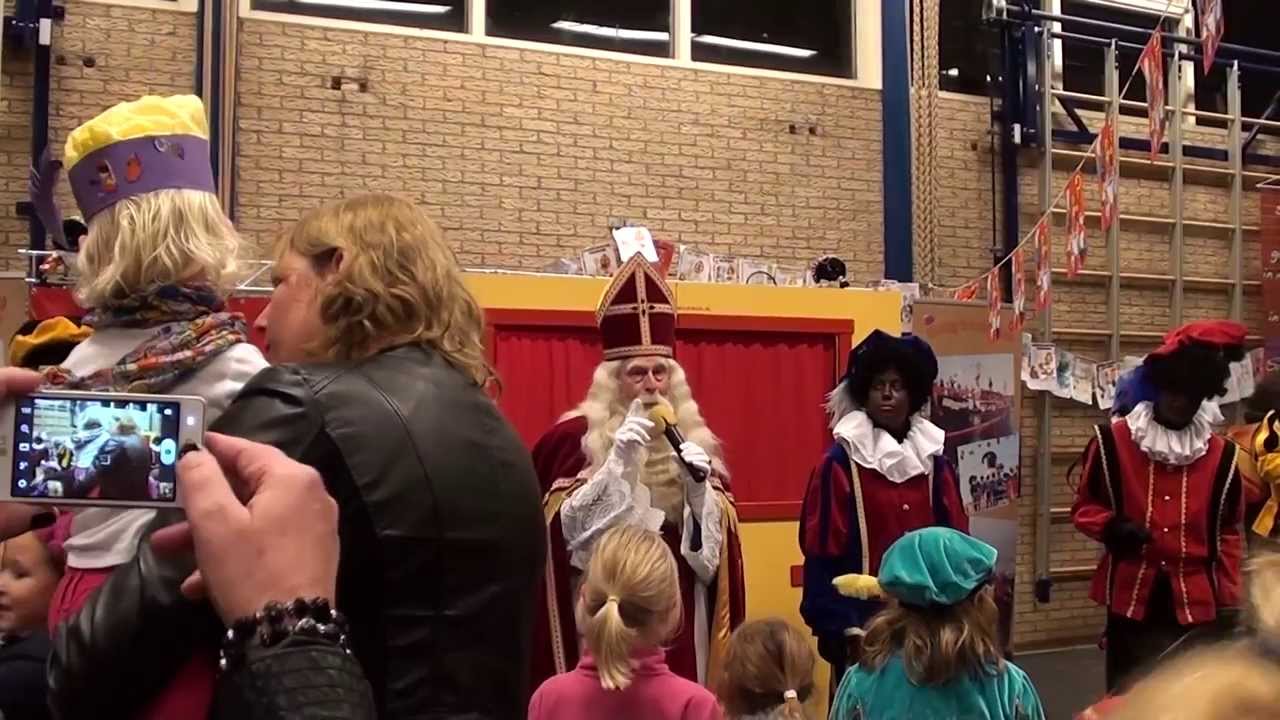 Ìntocht Sinterklaas Zwaanshoek 2013