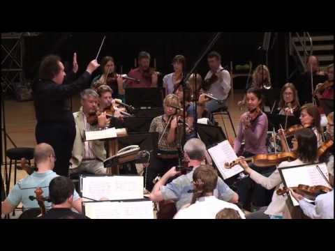 Jose Serebrier conducts Dvorak: 'Slavonic Dance op.72, no.2'