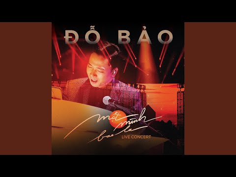 Ver Một Mình Bao La (Live) en YouTube