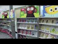 Indianapolis students bring home free books thanks to community partnership