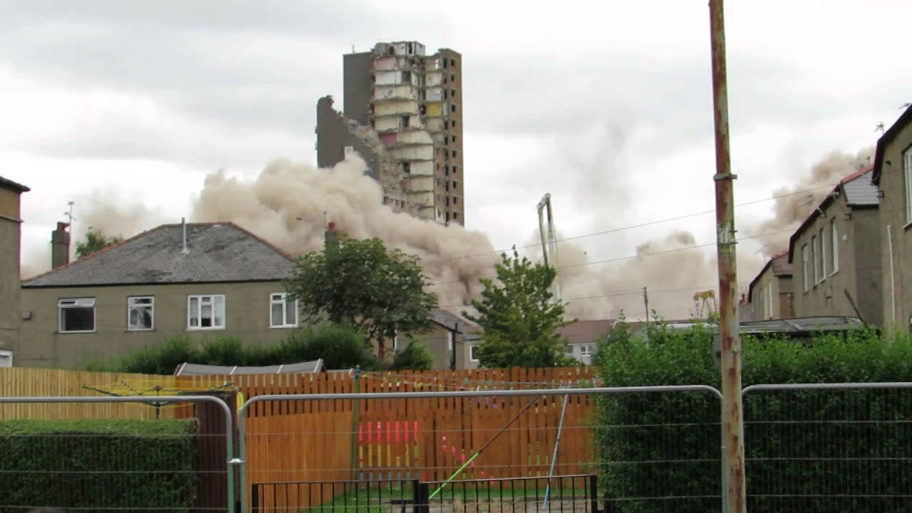 GREAT VIEW Tarfside Oval flats demolition Cardonald 20th Sept 2015