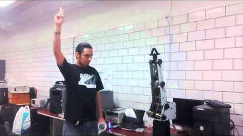 Brazo robótico (Scorbot) controlado por Kinect