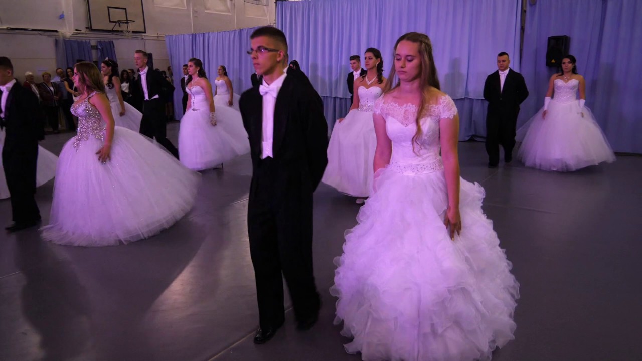 Szalagavató Bál 2018 - 12.c és b osztály keringője