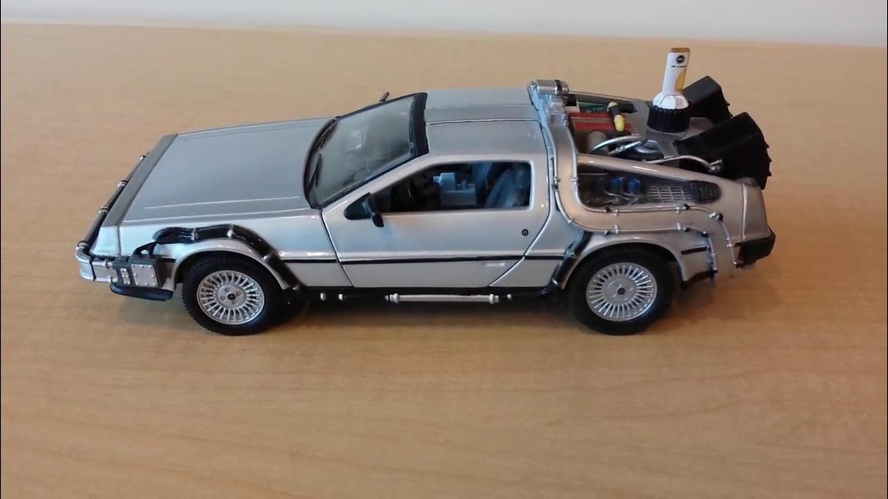 Welly 1:24 Back to the Future Flying Wheels 2 DeLorean Zurück in