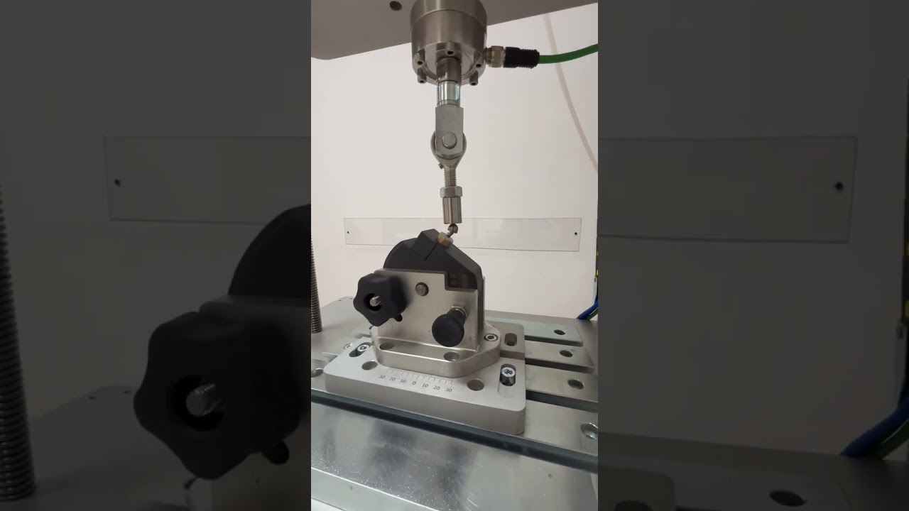 Prova a fatica su impianti dentali / Fatigue testing on Dental Implant