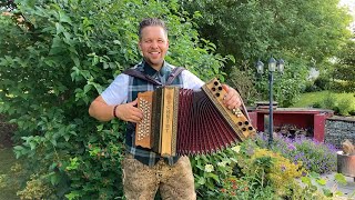 Markus Krois spielt den "TIMPLE BOARISCHEN" auf seiner Steirischen Harmonika