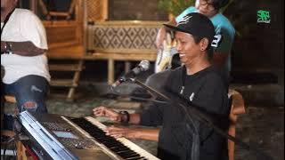 AKU IKHLAS ~ Cover By XENA XENITA ft OM GUTHO