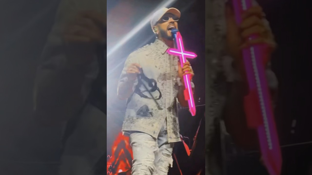 Anuel AA RHLM2 USA TOUR started at the Crypto Arena, Los Angeles, CA. -  YouTube