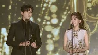 BTS's V & Park Hyungsik moment @ 27th Seoul music awards