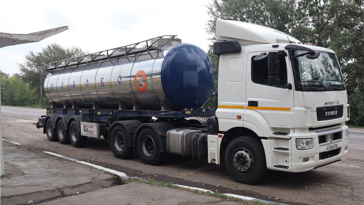Заправилась молочком Заправилась молочком
